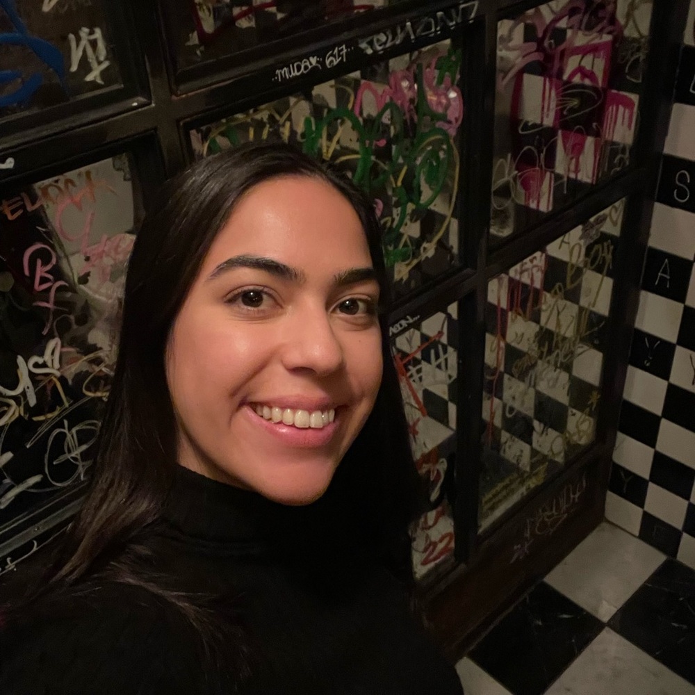 Meet your Posher, Mia